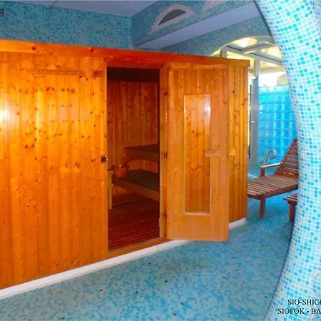 Aqua Aranypart Apartman Siófok