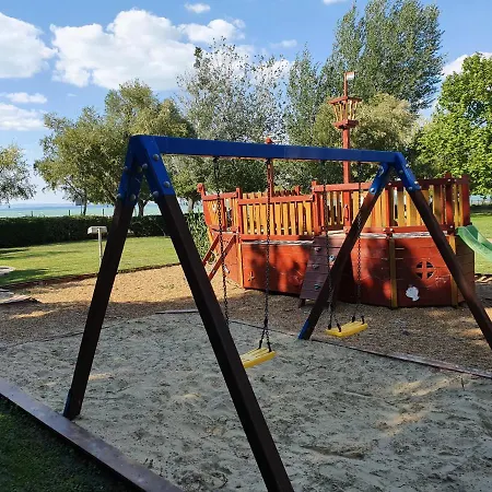 Aqua Aranypart Apartman Siófok